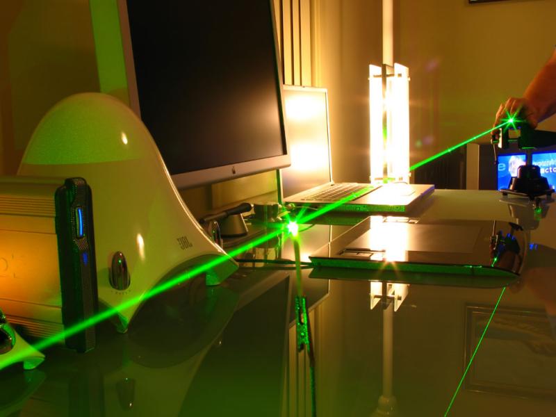 Ultra starker qualitäts Laserpointer 1000mW Grün 